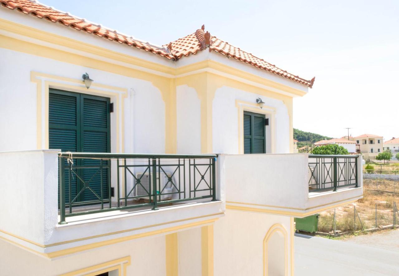 Irides Apartments Megalochori  Exterior photo